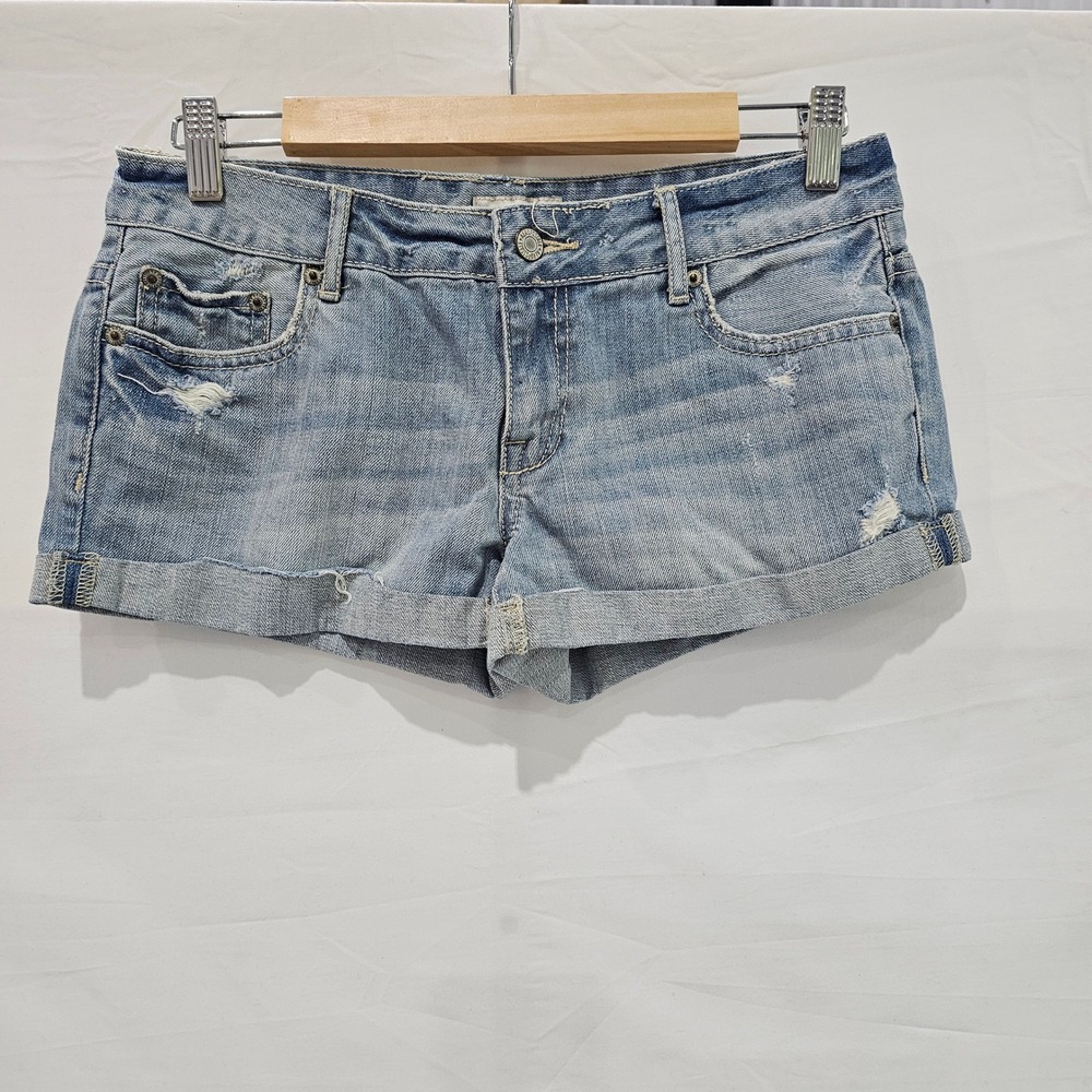 Aeropostale Womens Size 7/8 Light Wash Distressed Cuffed Denim Jean Shorts